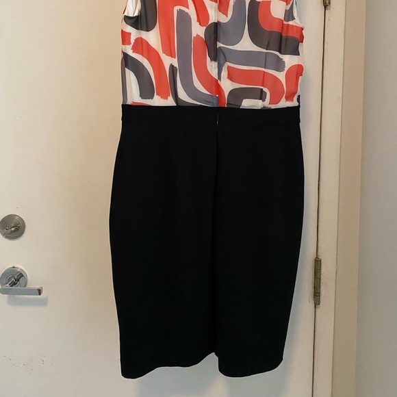 Sleeveless contemporary business dress (size 10) - Picture 2 of 3